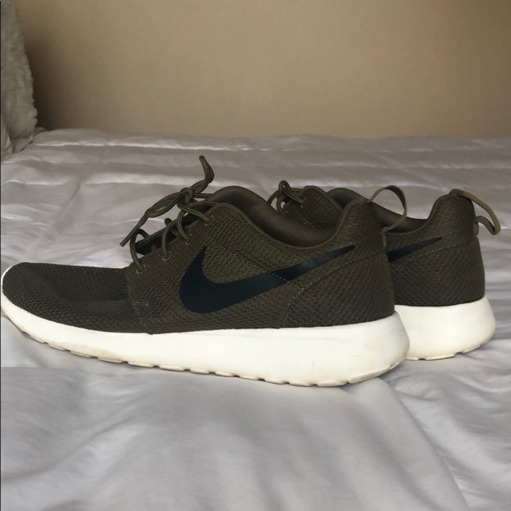NIKE Roshe One’s